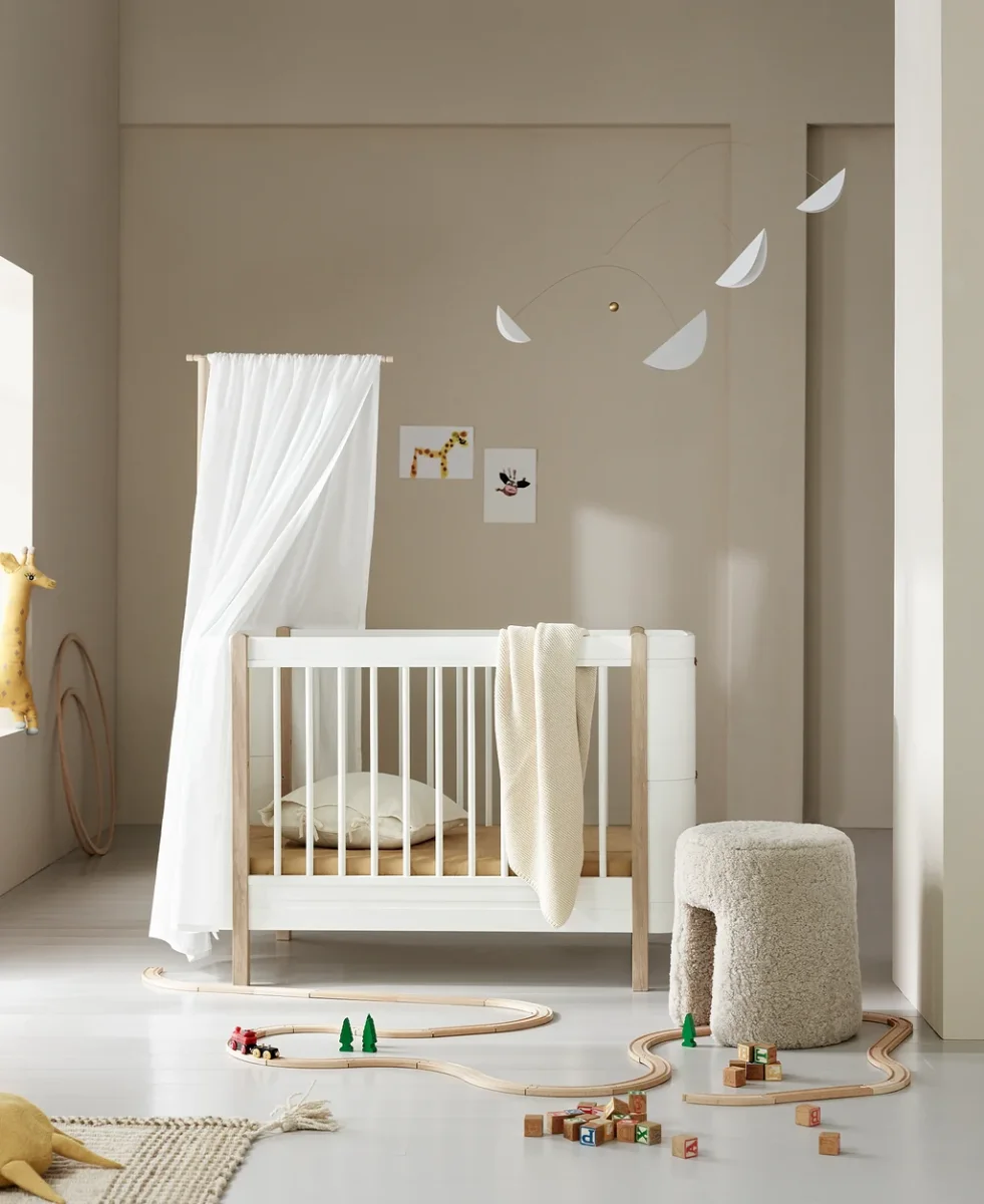 Cama de Grades Wood Mini+, Branco e Madeira (Inclui Kit 0-9 anos) - Image 7